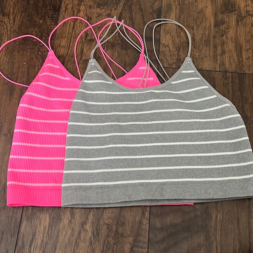 No boundaries small tank top bundle of two